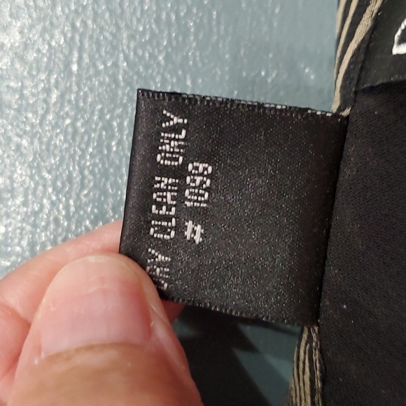 RAFELLA 100% SILK SKIRT. Geometric flower print. Size 10. Flowing look. Y2K - Picture 8 of 10